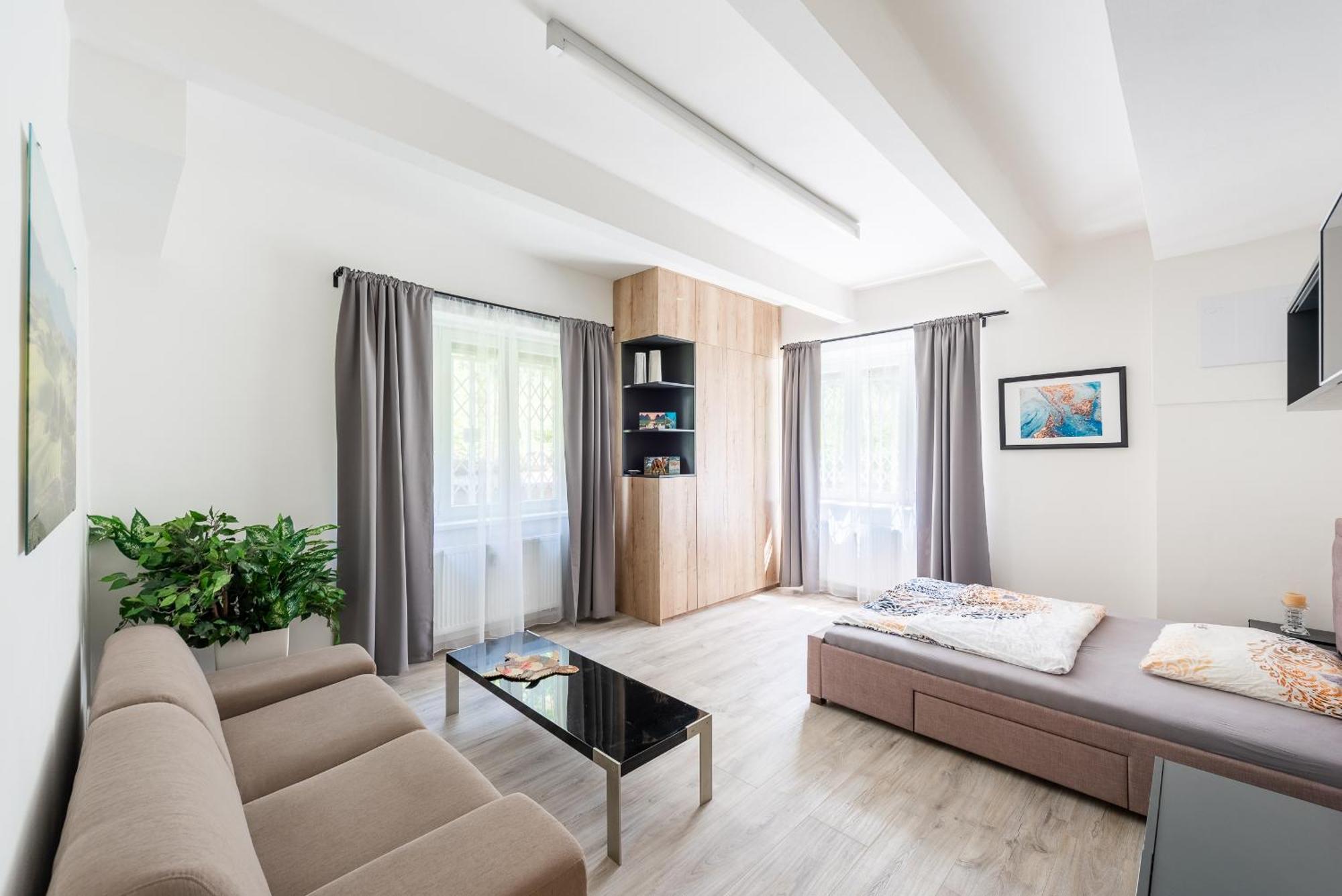 By The Metro With Private Parking Apartament Praga